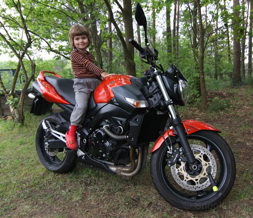 IMG_05120.jpg - dziewczyna i motor :)